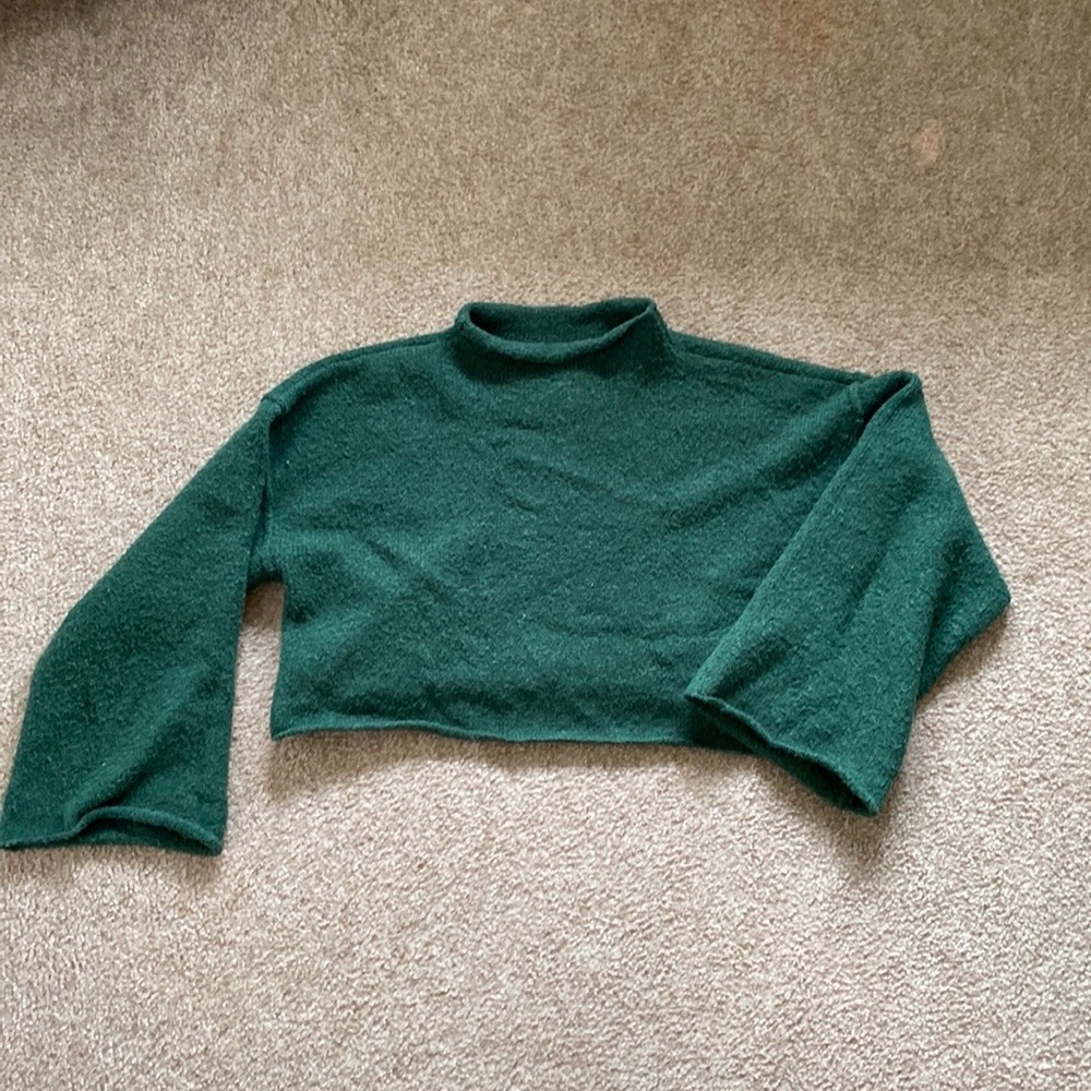 FREE PEOPLE bell sleeve cropped sweater